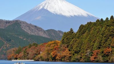 В Японии из-за извержения вулкана эвакуировали жителей курорта Хаконэ