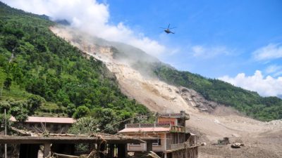После землетрясения Непалу угрожает новая смертельная опасность