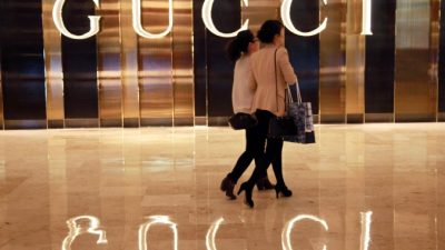 Gucci судится с гигантом электронной коммерции Alibaba из-за торговли подделками