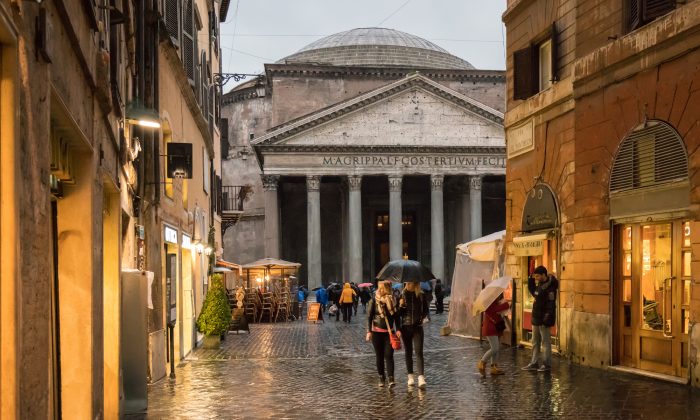 Рим под дождем. (Стив Хип / Shutterstock) | Epoch Times Россия