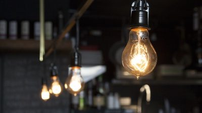 Кто же на самом деле изобрёл электрическую лампу?