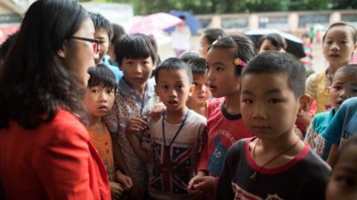 Убийство китайской учительницы отражает проблему «брошенных детей» сельских рабочих