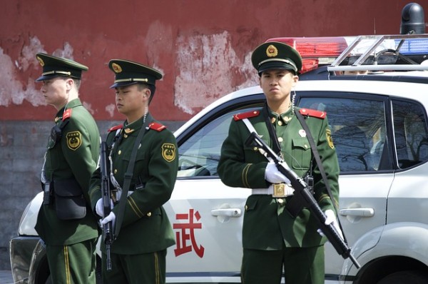 Военизированная китайская милиция. Фото: Gaston Laborde/Pixabay | Epoch Times Россия