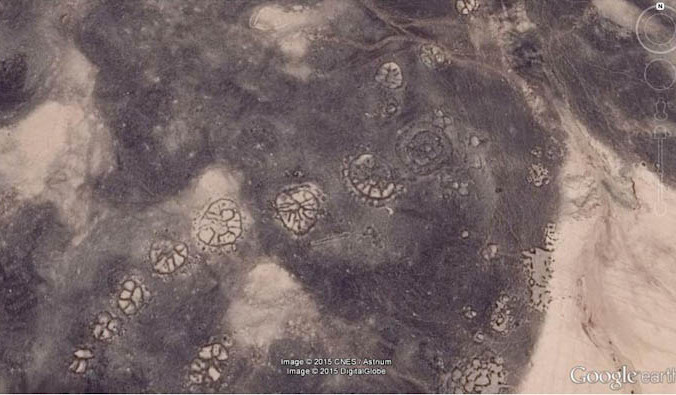 Некоторые колёсовидные геоглифы в оазисе Азрак в Иордании. Фото: Google Earth | Epoch Times Россия