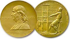 Золотая медаль Пулитцеровской премии. Фото: .wikipedia.org | Epoch Times Россия