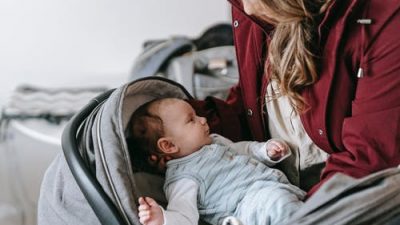 Как выбрать коляску для малыша?
