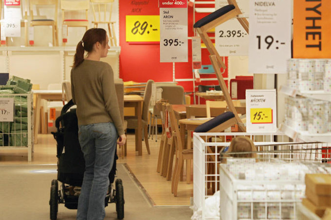 Производители IKEA советуют внимательно следовать инструкции, которая призвана обеспечить безопасную эксплуатацию. Фото: SVEN NACKSTRAND/AFP/Getty Images | Epoch Times Россия