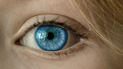 Врачи-офтальмологи помогут сохранить зрение