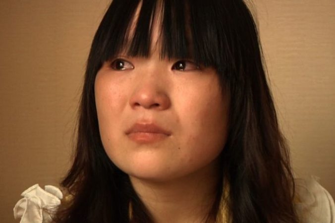17-летняя Шан Цзяоцзяо страдает от серьёзного повреждения нервов и больше не может ходить. Фото предоставлено Human Rights Watch | Epoch Times Россия