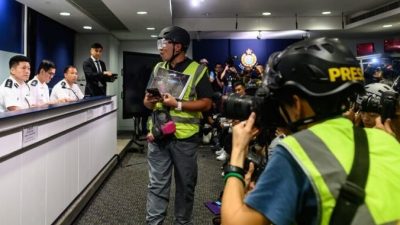 Введут ли власти Гонконга официальную регистрацию журналистов? Пресса и активисты заранее против