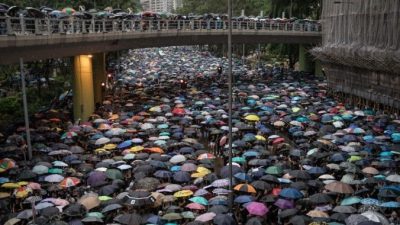Протестующие в Гонконге планируют сформировать живую цепь, чтобы привлечь внимание всего мира