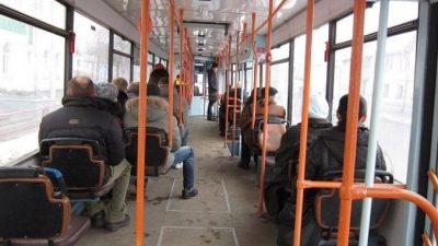 Россиянин за 50 тысяч рублей арендовал на день трамвай и возил всех бесплатно