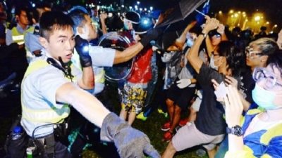 Пекин использовал «мягкую» тактику против студентов Гонконга