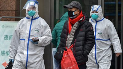 Британский эксперт считает, что каждый день в Китае новым коронавирусом заражаются 50000 человек