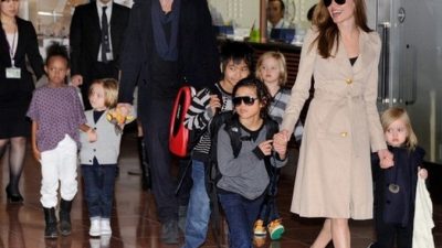 Анджелина Джоли и Брэд Питт усыновили сирийского малыша