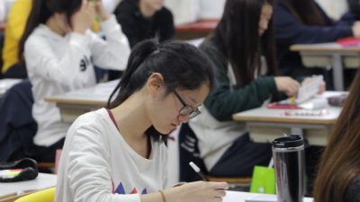 Студенты Южной Кореи протестуют против снижения социальных гарантий