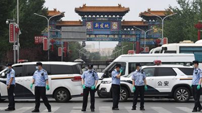 Интервью с мужчиной, который пережил эпидемию в Ухане и снова попал на карантин уже в Пекине