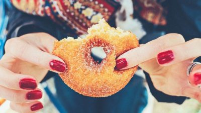 Зачем мозгу нужен сахар и стоит ли его ограничивать в сладком?