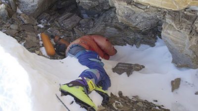 Туристам разрешили подниматься на Эверест