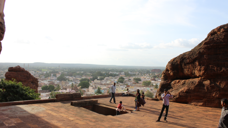 Бадами  — древний город фортов и пещер в Индии