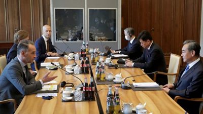 Страны ЕС поддержали чешского сенатора после угроз китайского политика