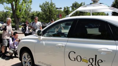 Google хочет производить самоуправляемые авто (видео)