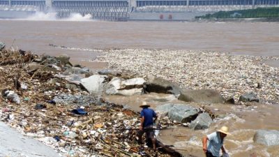 Пекин будет брать воду из загрязнённой Янцзы