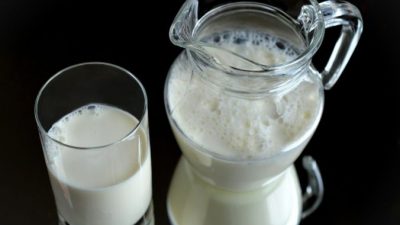 Какое молоко полезнее: коровье, соевое, миндальное или кокосовое?