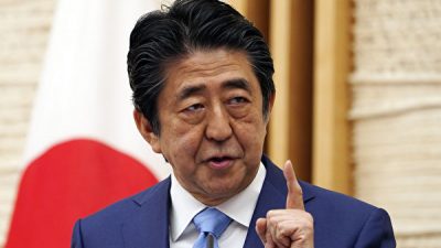 Премьер-министр Японии может не приехать на парад Победы