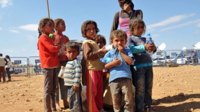 Около 140 тысяч сирийских курдов пересекли границу Турции