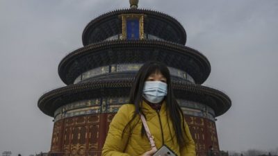 Истинный масштаб вспышки коронавируса в Китае скрывают от жителей. Кризис обостряется