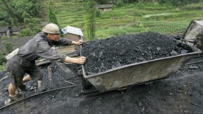 Угольная промышленность Китая несёт миллиардные убытки