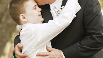Чтобы устроить будущее сына аутиста, папа основал компанию для людей с таким диагнозом. Результаты превзошли все ожидания!