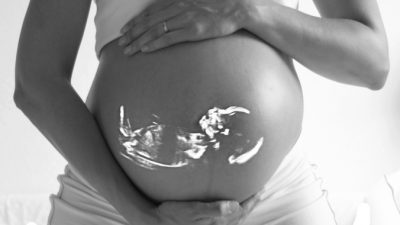 Воспоминания до рождения: можно ли помнить себя в утробе матери?