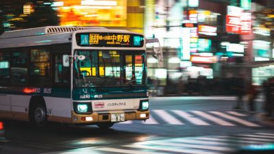 На улицы Токио выехали экологичные автобусы на водороде