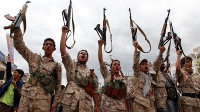 В столице Йемена возобновились бои между боевиками и правительственными войсками