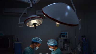 Четыре сердца за 10 дней для пациентки нашли в Китае. Специалисты из разных стран обеспокоены источниками органов