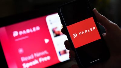 Соцсеть Parler подала в суд на Amazon
