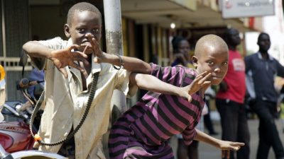 В Уганде детей обучают кунг-фу для съёмок в кино