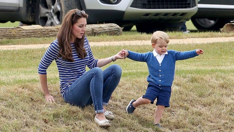 Принц Джордж с мамой Кейт.. Фото: The Daily Mail | Epoch Times Россия
