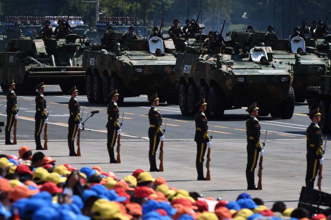 Солдаты НОАК участвуют в крупном параде в Пекине 3 сентября. Фото: Greg Baker/AFP/Getty Images | Epoch Times Россия