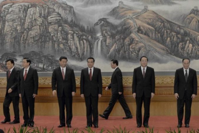 Новый состав Постоянного комитета Политбюро компартии Китая в Большом народном зале в Пекине, 15 ноября 2012 года. Фото: MARK RALSTON/AFP/Getty Images | Epoch Times Россия
