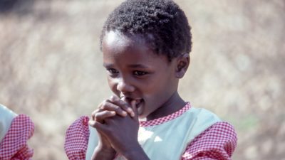 История неграмотной 14-летней шахматистки из африканских трущоб, которая потрясла мир
