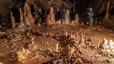 Открытие 176500-летней пещерной стоянки неандертальцев запутало учёных