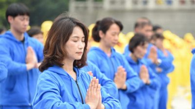 Официальные лица по всему миру отметили Всемирный День Фалунь Дафа
