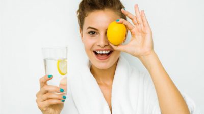 Лимонная вода очищает организм и наполняет жизненной силой