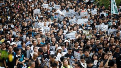 40% учителей Гонконга намерены сменить профессию