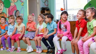 Правительство Хакасии решило урезать зарплаты учителям и воспитателям на 4,5 млрд рублей