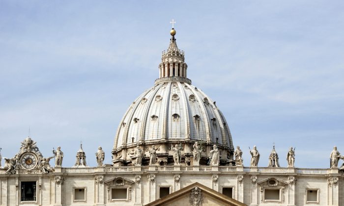 Купол базилики Святого Петра в Ватикане в Риме, 22 сентября 2011 г. (Peter Probst / Shutterstock) | Epoch Times Россия