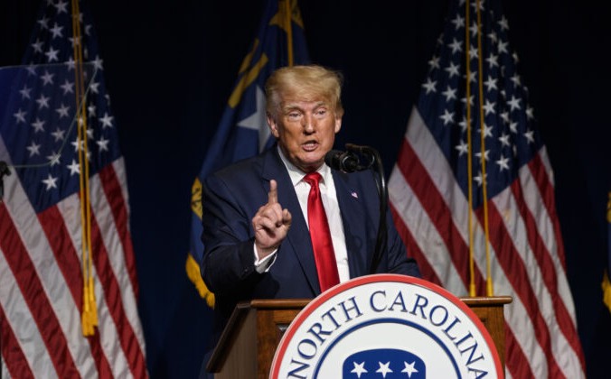 Бывший президент Дональд Трамп выступает на съезде NCGOP в Гринвилле, штат Северная Каролина, 5 июня 2021 года. Melissa Sue Gerrits/Getty Images | Epoch Times Россия